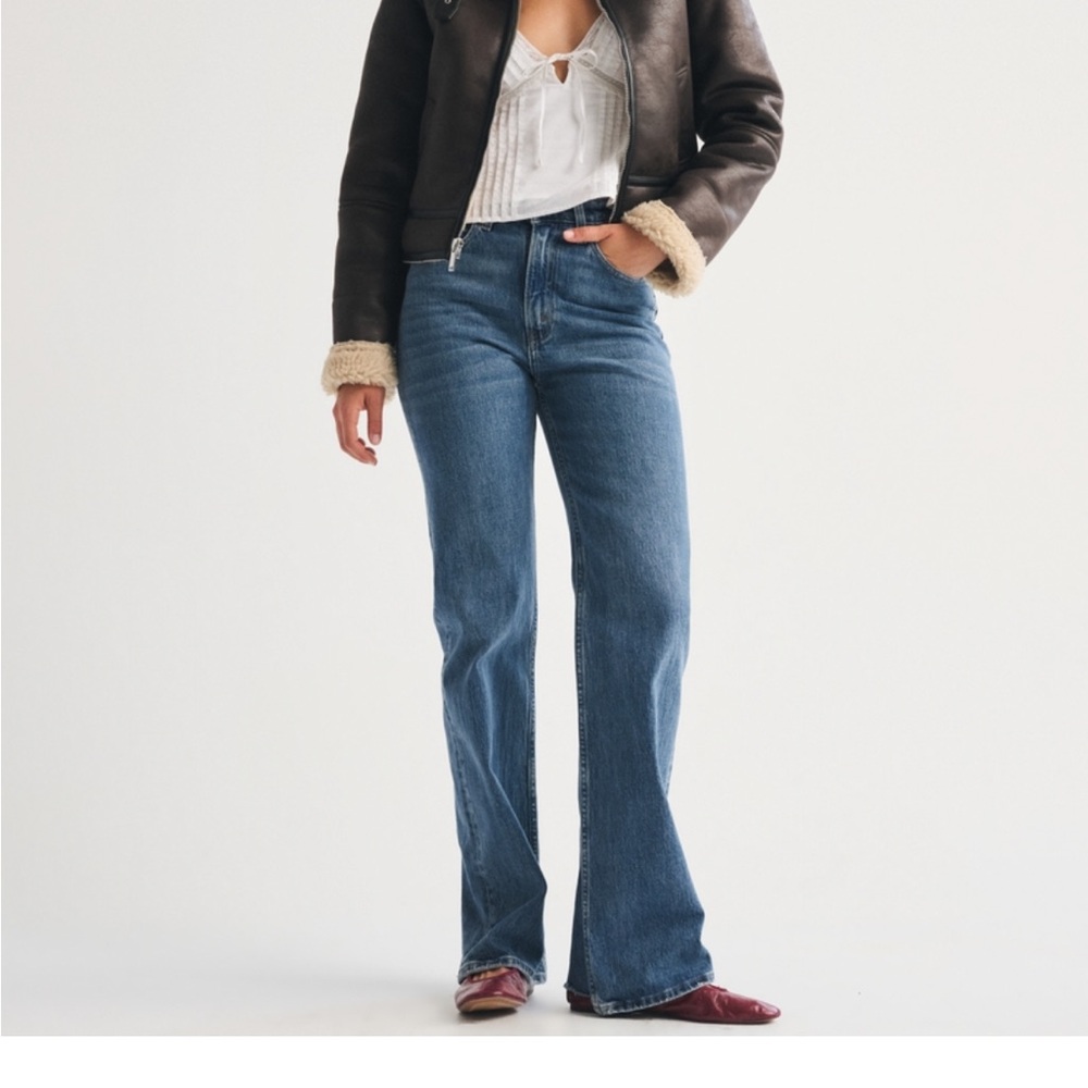 Abercrombie 90s Relaxed High Rise Distressed Back Hem Jeans Size 00/24 LONG - Picture 4 of 10